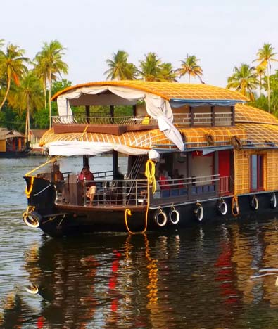 Punnamada Houseboats